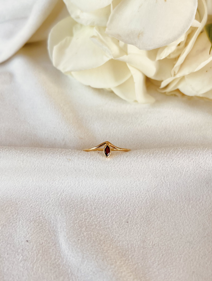 bague or rubis marquise